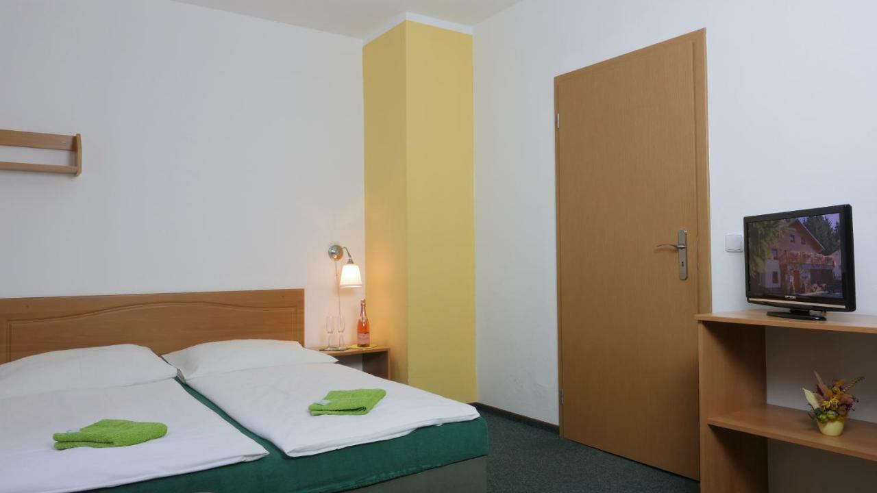 Pension Aspen ฮาร์ราคอฟ ภายนอก รูปภาพ
